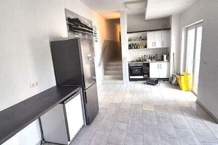 Sorglos-Studentenwohnung mit Balkon - direkt an der Uni! All-Inclusive! Gemeinschaftsküche! 1 zimmer