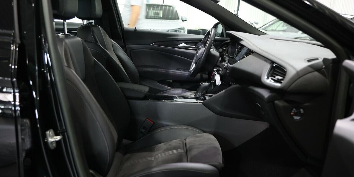 Opel Insignia LIMO 2.0 D BUSINESS GRAND SPORT GS-LINE 68.000 km 21.991 &euro; Hamm 59077