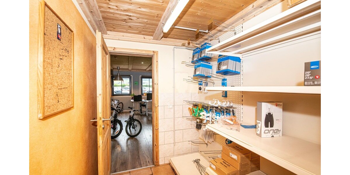 Vielseitige Werkstatt mit großzügiger Freifläche und Raum für Ideen - Gewerbeobjekt Eschlkam | Angebot:24787949