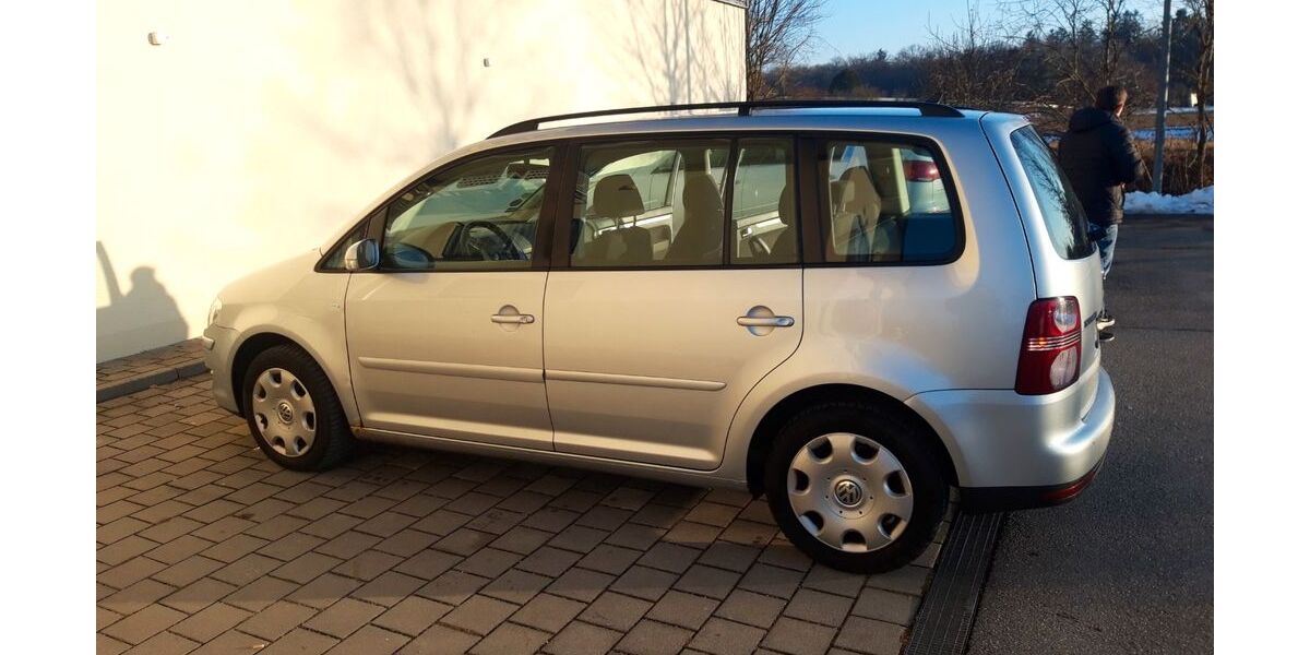 VW Touran 217.000 km 2.900 &euro; Neuried 82061