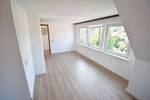 Lichtdurchflutete Dachgeschoßwohnung im Krummen Arm!
