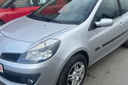 Renault Clio 92.000 km 3.490 &euro; Düren 52349