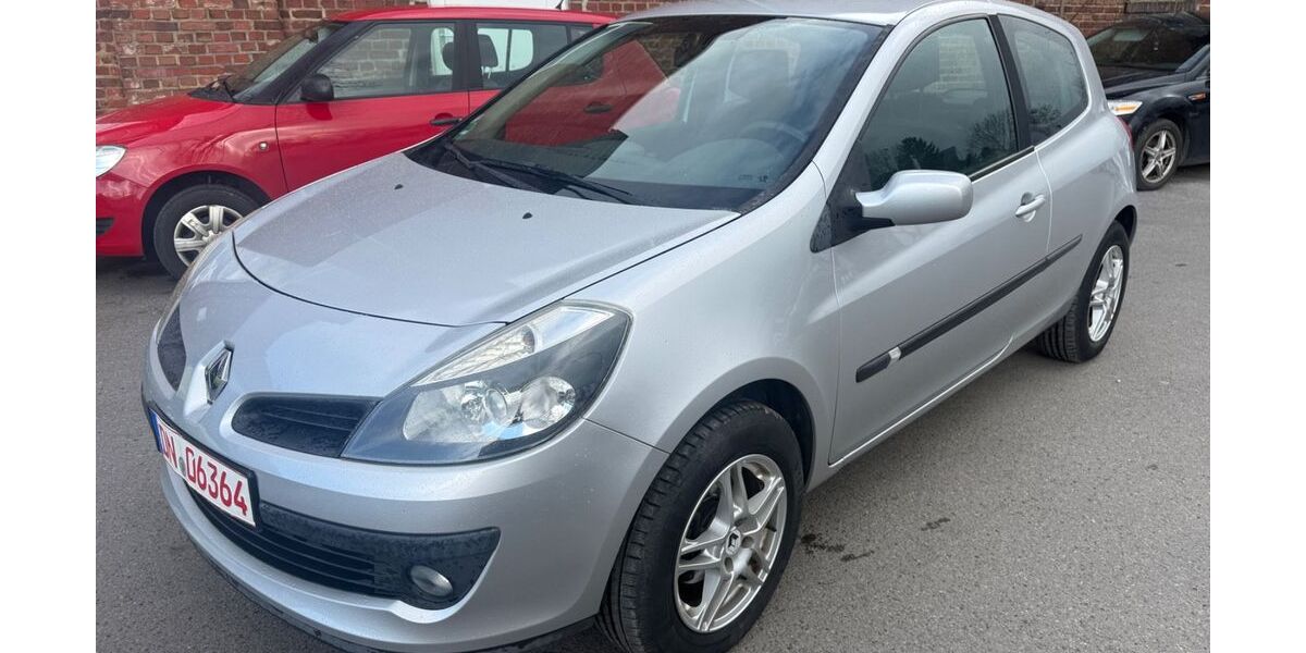 Renault Clio 92.000 km 3.490 &euro; Düren 52349
