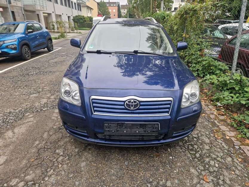 Toyota Avensis 345.054 km 1.499 € Freiburg 79100