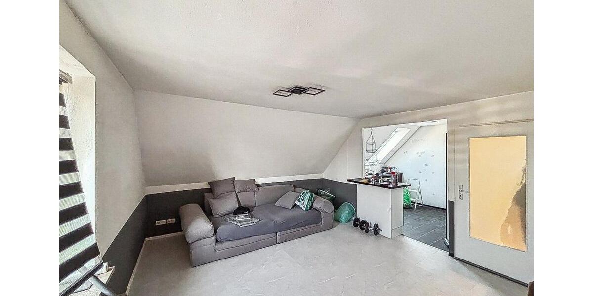 Dachgeschoßwohnung Neumünster Brachenfeld/Ruthenberg - 2 Zimmer, 44 m&sup2;, 375&euro; | Angebot:25438319