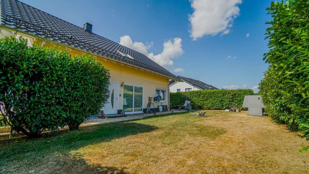 Sonniges Traumhaus mit viel Platz in Haiger OT - Einfamilienhaus Haiger | Angebot:27197051