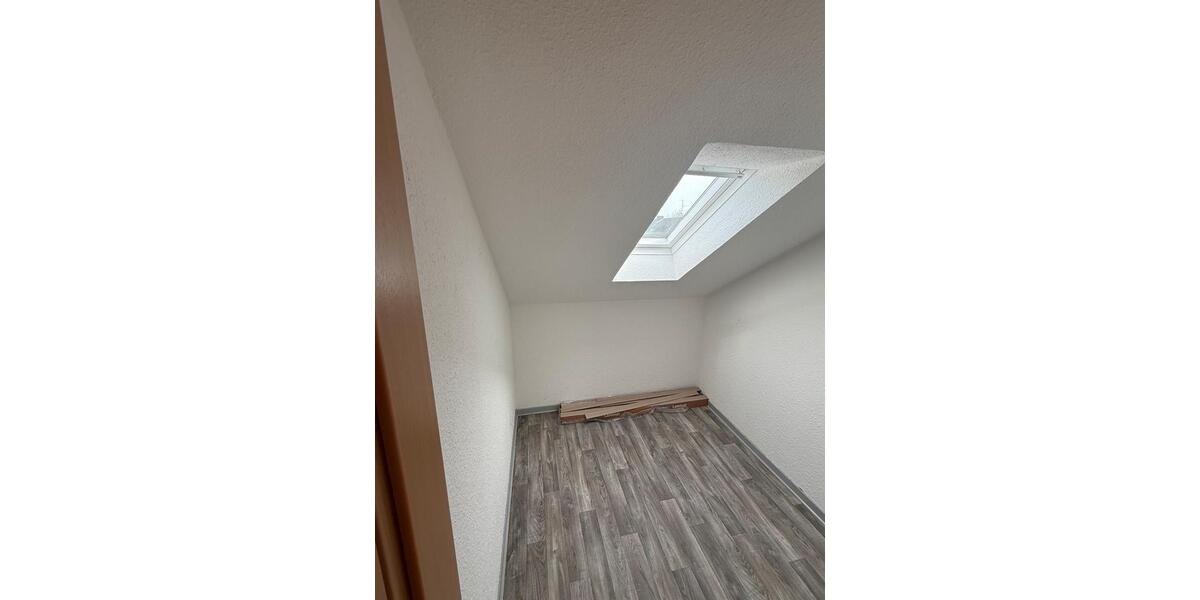 Dachgeschoßwohnung Wesel Bislich - 3.5 Zimmer, 70 m&sup2;, 560&euro; | Angebot:26393522