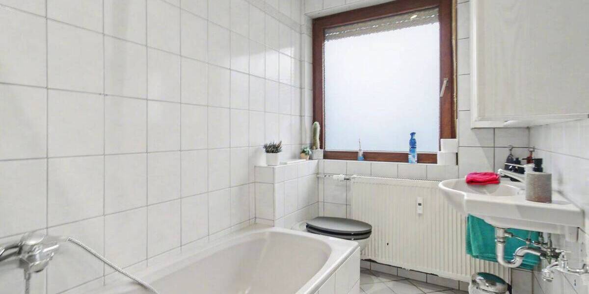 Mehrfamilienhaus, Wohnhaus Lich Bettenhausen - 6 Zimmer, 151 m&sup2;, 195.000&euro; | Angebot:26319289