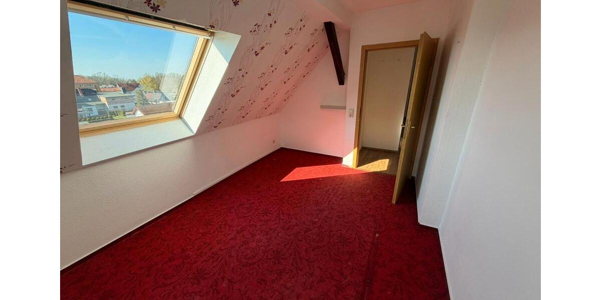 Dachgeschoßwohnung Südliches Anhalt - 3 Zimmer, 73 m&sup2;, 400&euro; | Angebot:26200051