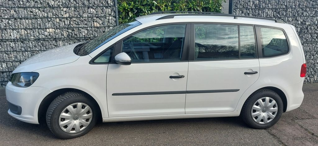 VW Touran 197.000 km 6.450 &euro; Bad Salzuflen 32108