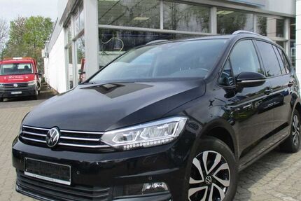 VW Touran 58.765 km 25.490 &euro; Harsefeld-Hollenbeck 21698
