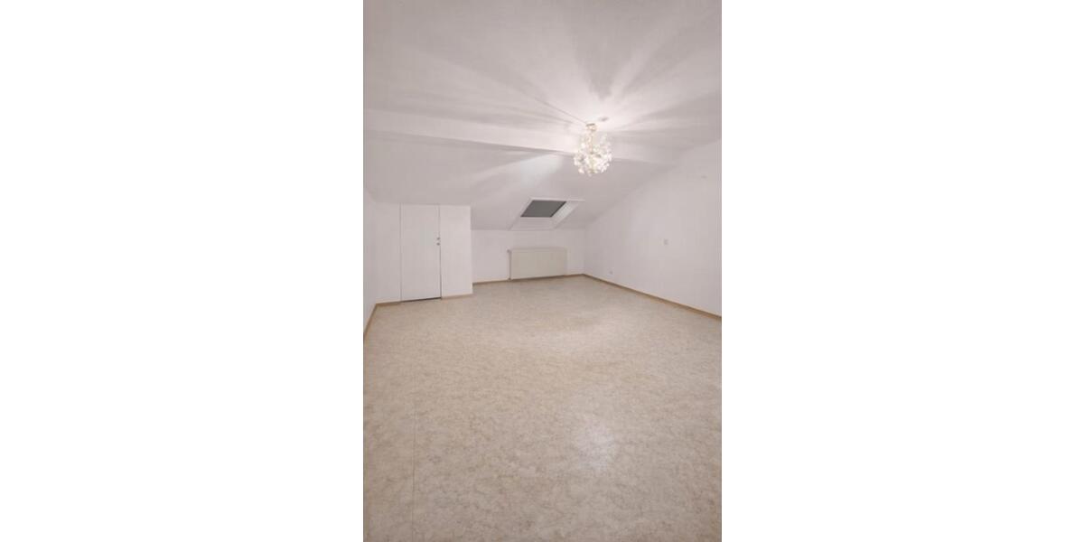 Dachgeschoßwohnung Hamm (Sieg) - 3 Zimmer, 120 m&sup2;, 600&euro; | Angebot:26621588