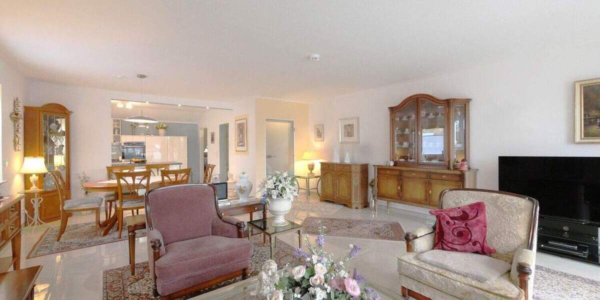 Etagenwohnung Bad Lippspringe - 3 Zimmer, 131 m&sup2;, 349.000&euro; | Angebot:24138682