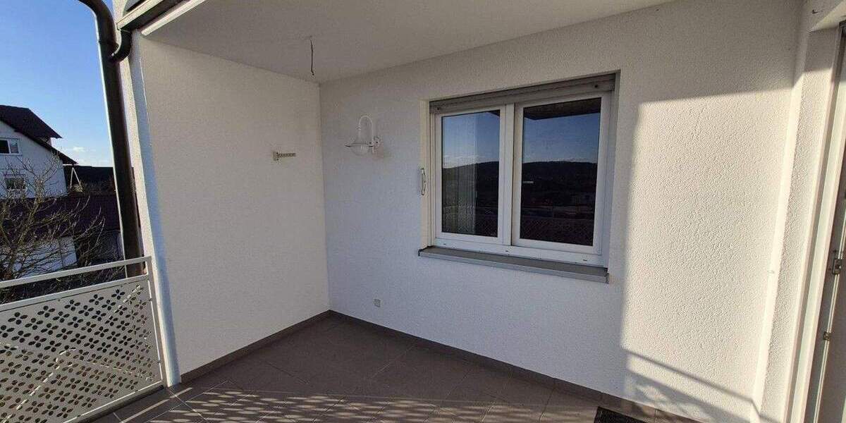 Etagenwohnung Hildburghausen Häselrieth - 3 Zimmer, 87 m&sup2;, 163.000&euro; | Angebot:25821369