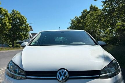 VW Golf 111.222 km 12.900 &euro; Burglauer 97724
