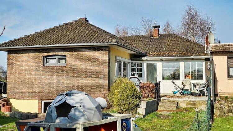 Mehrfamilienhaus, Wohnhaus Gnarrenburg - 5 Zimmer, 219.000&euro; | Angebot:25998716