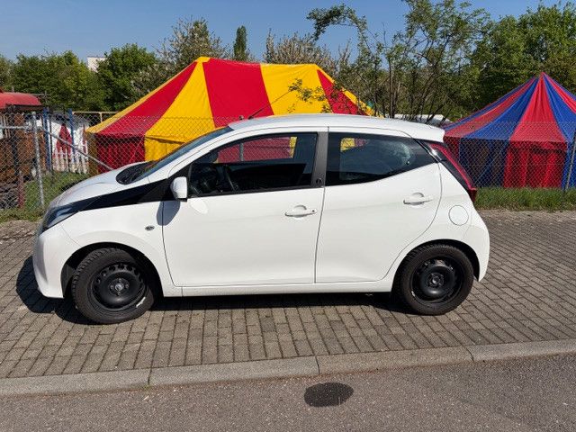 Toyota Aygo (X) 37.000 km 9.000 &euro; Stuttgart 70374