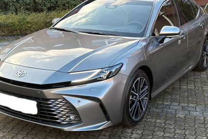 Toyota Camry 23.500 km 34.900 &euro; Peine 31224