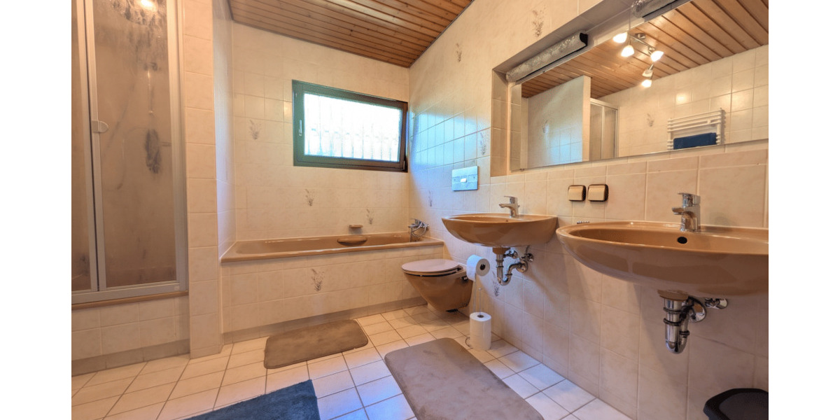 Einfamilienhaus Kaiserslautern Dansenberg - 7 Zimmer, 215 m&sup2;, 438.000&euro; | Angebot:26881480