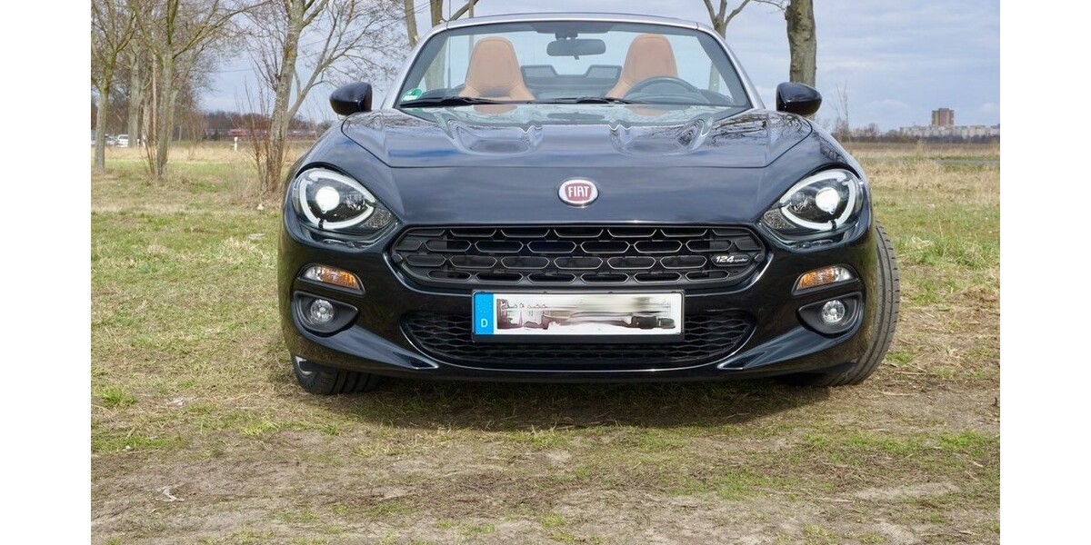 Fiat 124 Spider 15.000 km 24.400 &euro; Berlin 10178
