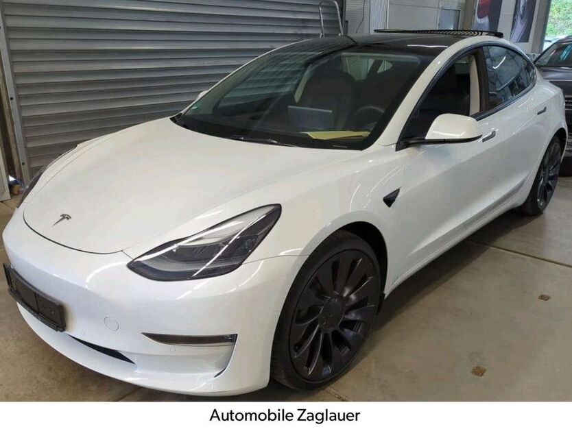 Tesla Model 3 40.000 km 32.500 € Kirchberg/Untermitterdorf 94259