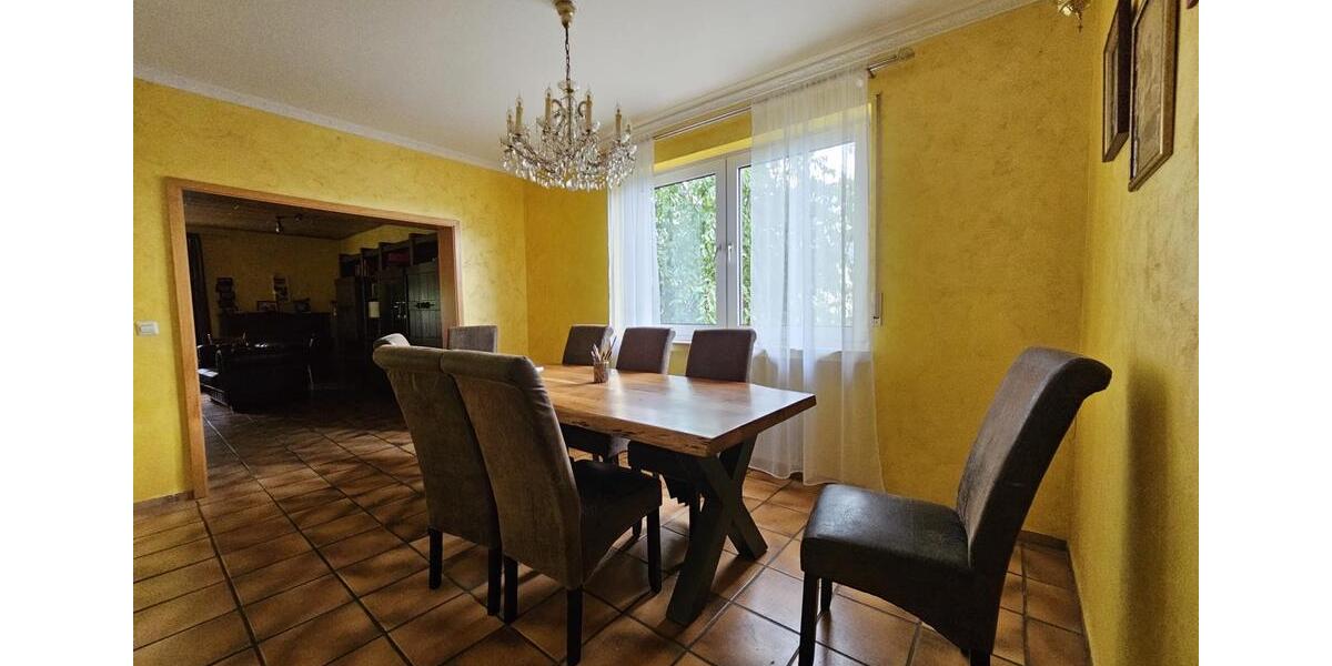 Einfamilienhaus Twistetal - 9 Zimmer, 306 m&sup2;, 338.000&euro; | Angebot:27022248