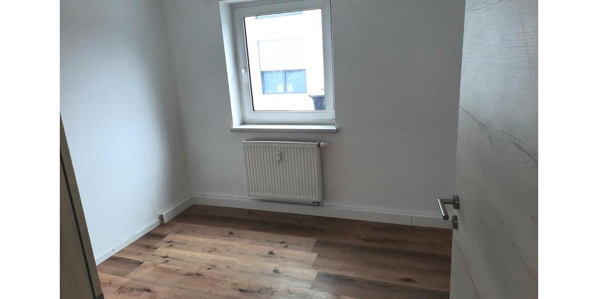 Erdgeschoßwohnung Schöllnach - 3 Zimmer, 80 m&sup2;, 550&euro; | Angebot:25104540