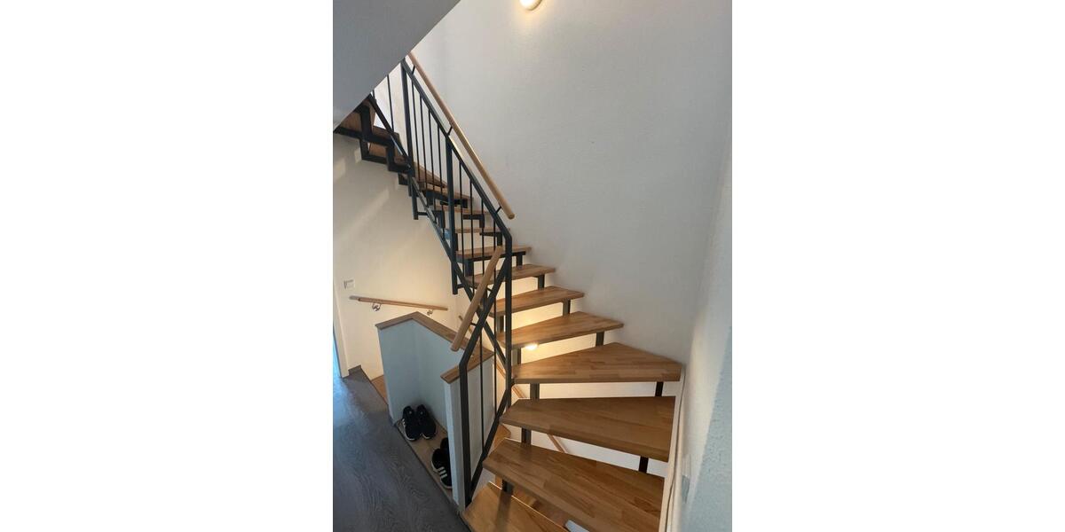 Reihenhaus Bad Endbach - 6 Zimmer, 128 m&sup2;, 1.350&euro; | Angebot:25441079