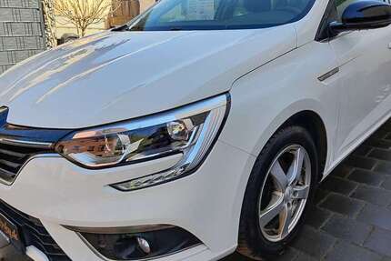 Renault Megane 83.300 km 9.990 &euro; Ravensburg-Oberhofen 88214