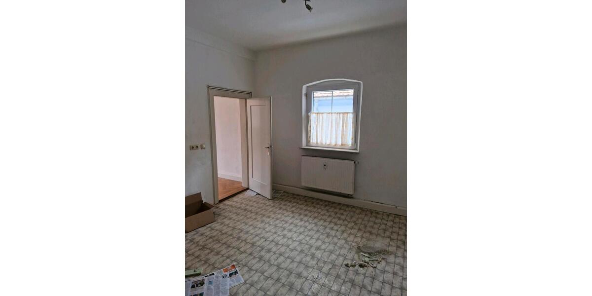 Etagenwohnung Hallstadt - 4 Zimmer, 130 m&sup2;, 1.200&euro; | Angebot:26236118