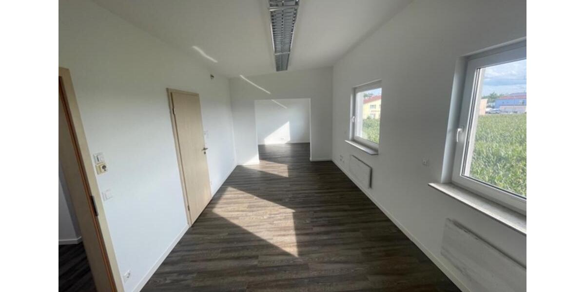 Gewerbeobjekt Neutraubling - 1.623&euro; | Angebot:24887512