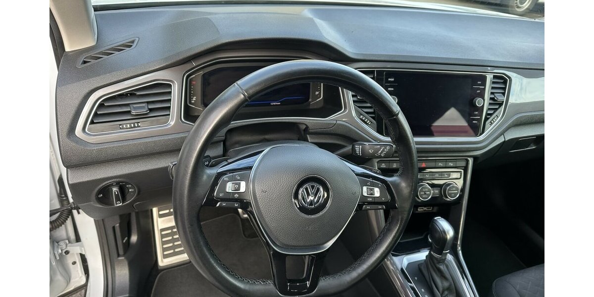 VW T-Roc IQ.DRIVE LED Navi PDC SHZ 127.074 km 18.000 &euro; Mainz 55122