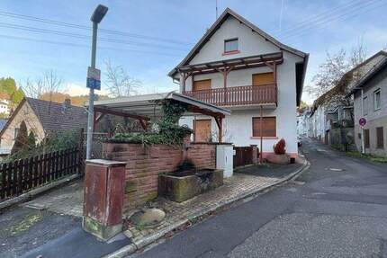 Familienfreundliches Haus in naturnaher Lage - sofort bezugsfrei! 9 zimmer