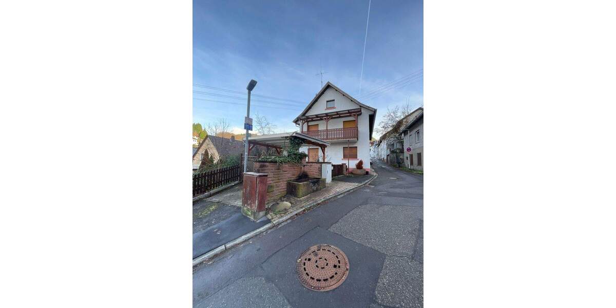 Familienfreundliches Haus in naturnaher Lage - sofort bezugsfrei! 9 zimmer