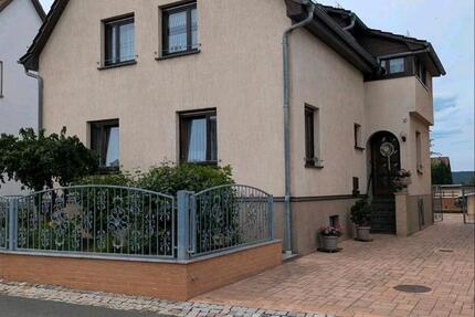 Haus Unterwellenborn - 6 Zimmer, 160 m&sup2;, 340.000&euro; | Angebot:26889015