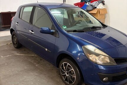 Renault Clio 145.000 km 2.500 &euro; Krefeld 47799