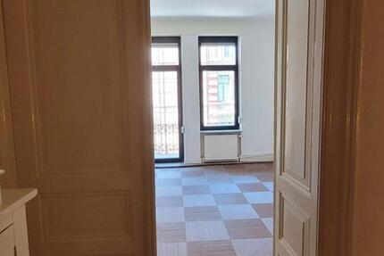 Wohnung Wiesbaden Südost - 5 Zimmer, 131 m&sup2;, 1.550&euro; | Angebot:25493144