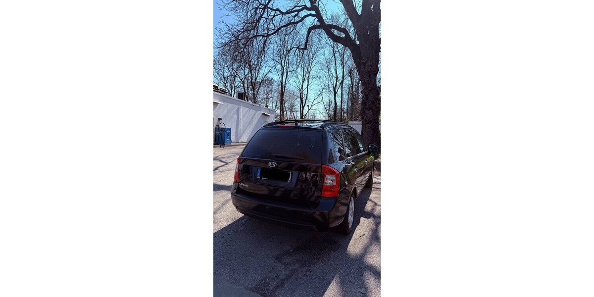 Kia Carens III 215.000 km 3.999 &euro; München 80313