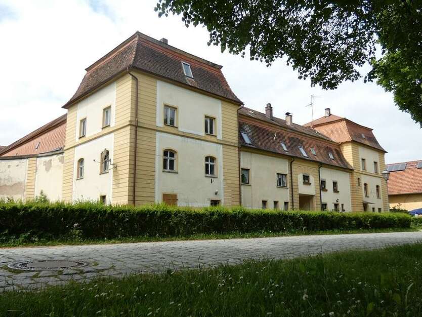 Haus zum Kaufen in Unterschwaningen 212.500 € 135 m²