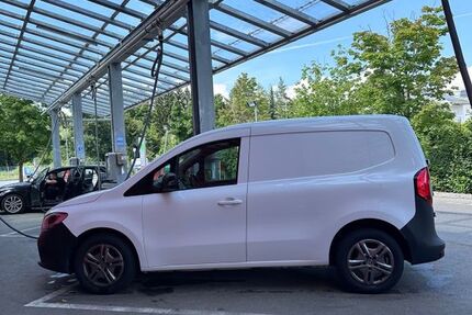 Mercedes-Benz Citan 70.400 km 17.800 € München 81373