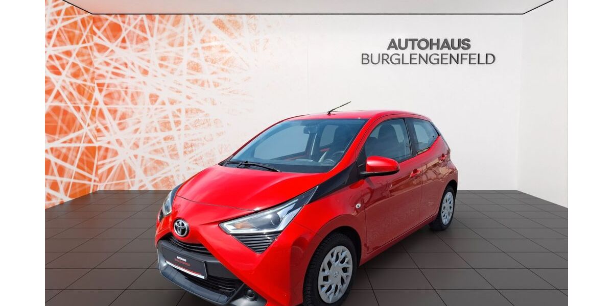 Toyota Aygo (X) 89.900 km 8.490 &euro; Burglengenfeld 93133