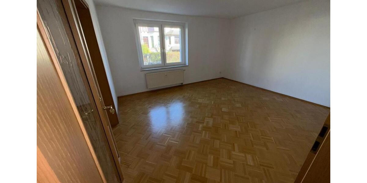 Erdgeschoßwohnung Plauen Haselbrunn - 2 Zimmer, 49 m&sup2;, 330&euro; | Angebot:26338025