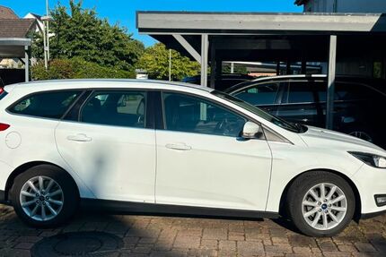 Ford Focus 161.000 km 5.999 &euro; Paderborn 33100
