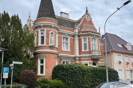 Schöne AltbauWohnung Hochparterre mit Balkon und Stellplatz in Lübeck-St. Jürgen