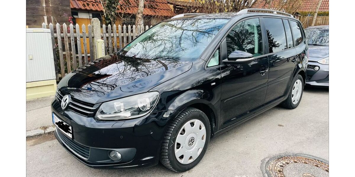 VW Touran 92.000 km 10.900 &euro; Gilching (bei München) 82205