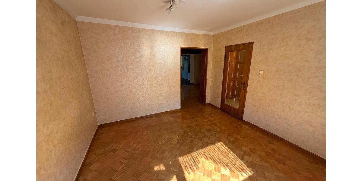 Reihenhaus Saarbrücken St. Arnual - 7 Zimmer, 135 m&sup2;, 325.000&euro; | Angebot:26310346