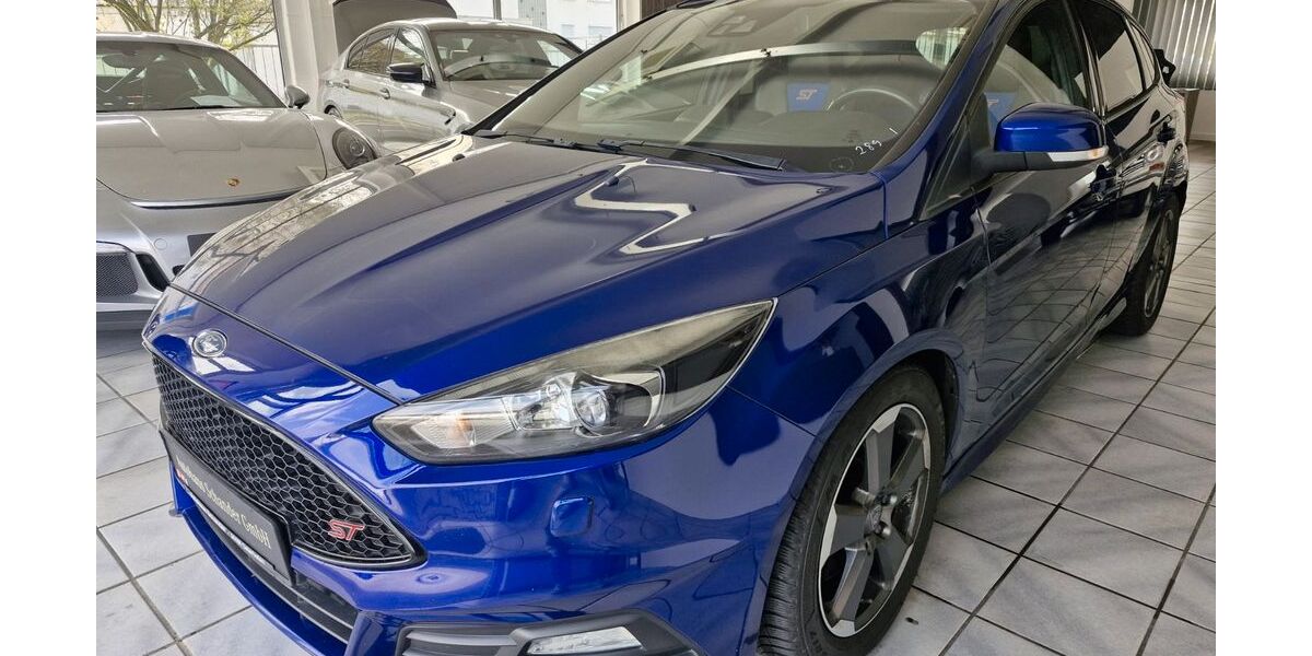 Ford Focus 144.444 km 9.090 &euro; Osterhofen 94486