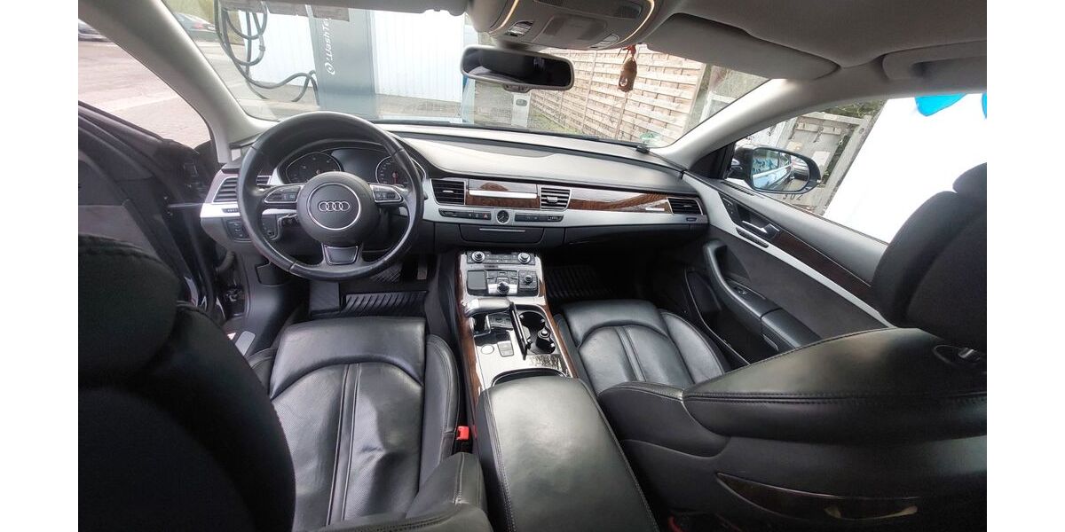 Audi A8 197.000 km 12.500 &euro; Burbach 57299