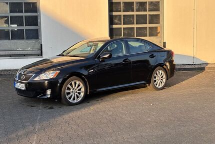 Lexus IS 220