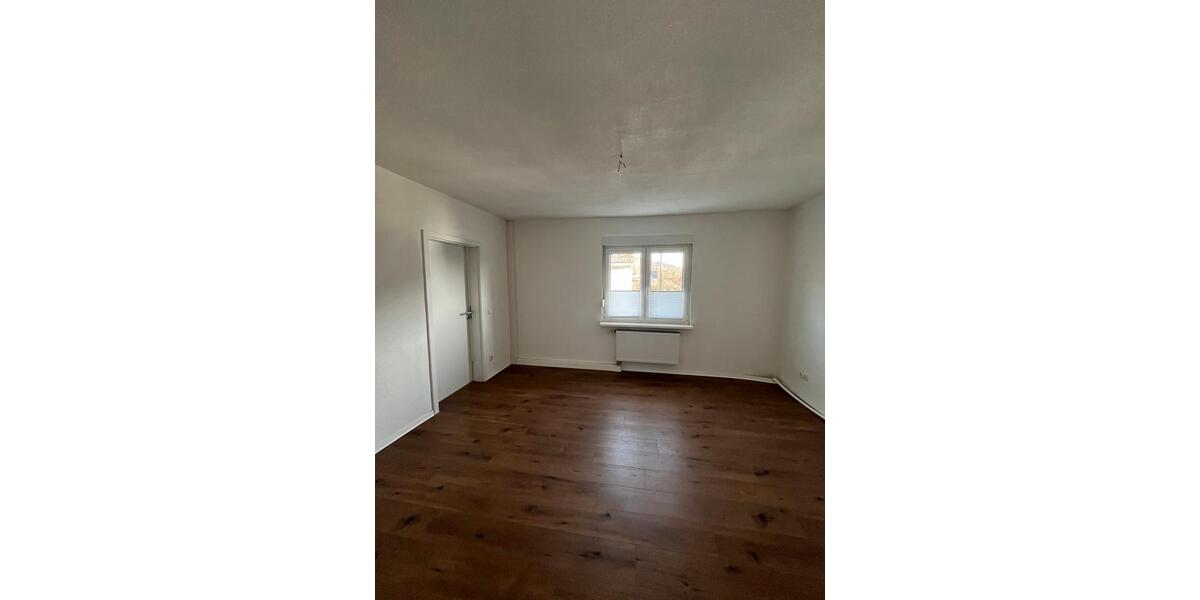 Einfamilienhaus Siegen Eiserfeld - 7 Zimmer, 135 m&sup2;, 260.000&euro; | Angebot:26904115